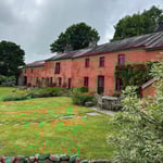 Location CreationGoetrefull Long View Of House