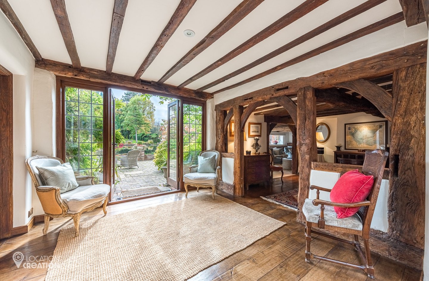 Location CreationLake Housereception