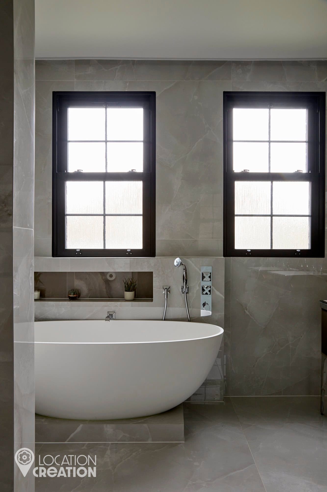 Location CreationEaling House WBath Tub