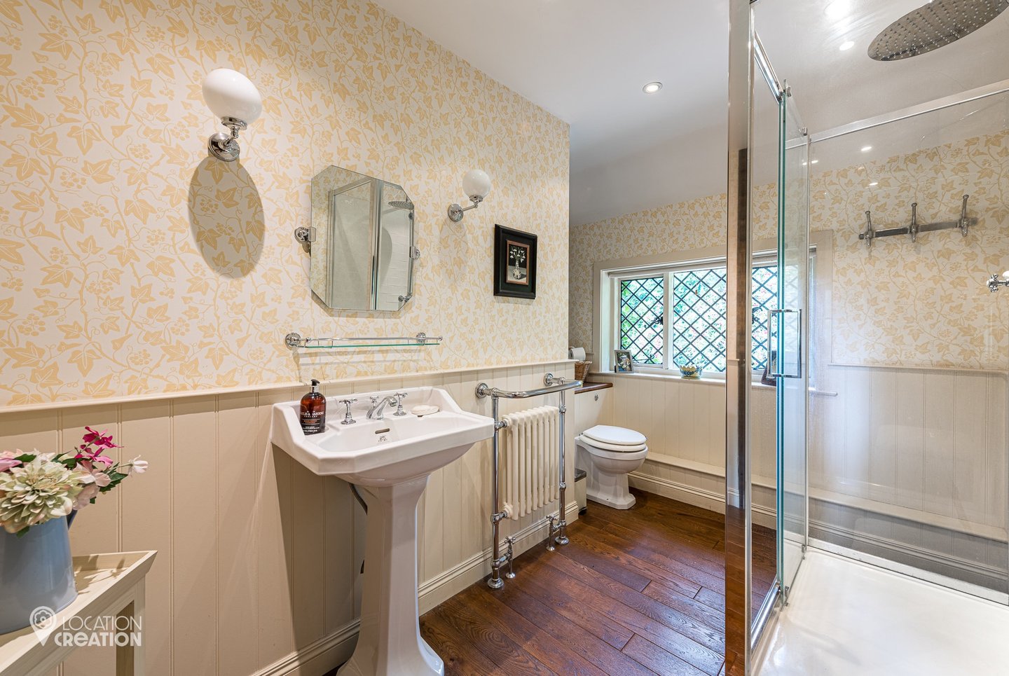 Location CreationLake Houseshower Room