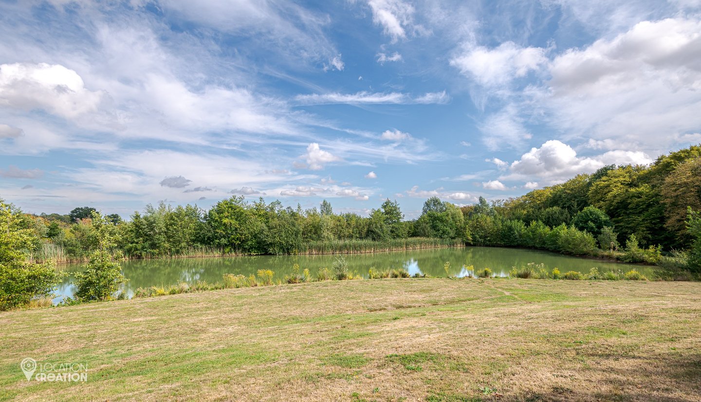 Location CreationEssex Barnlake