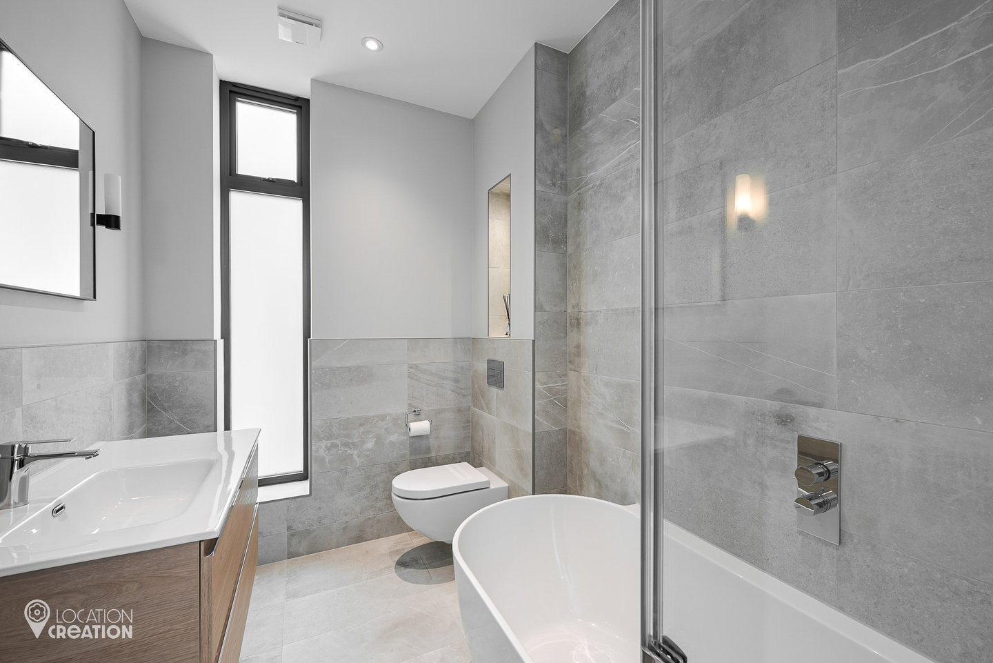 Location Creation Links Green Bathroom