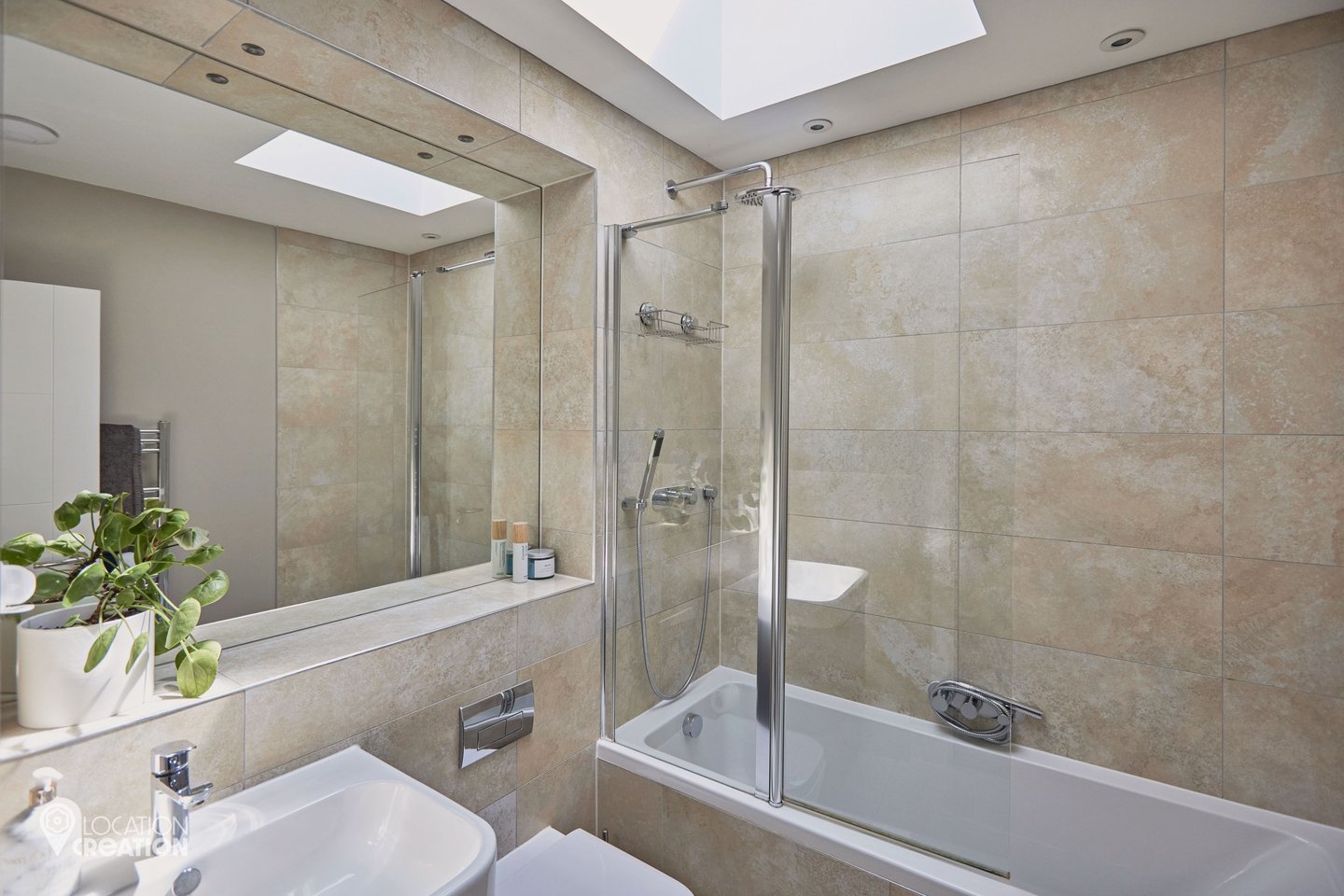 Location CreationVannCroftBathroom