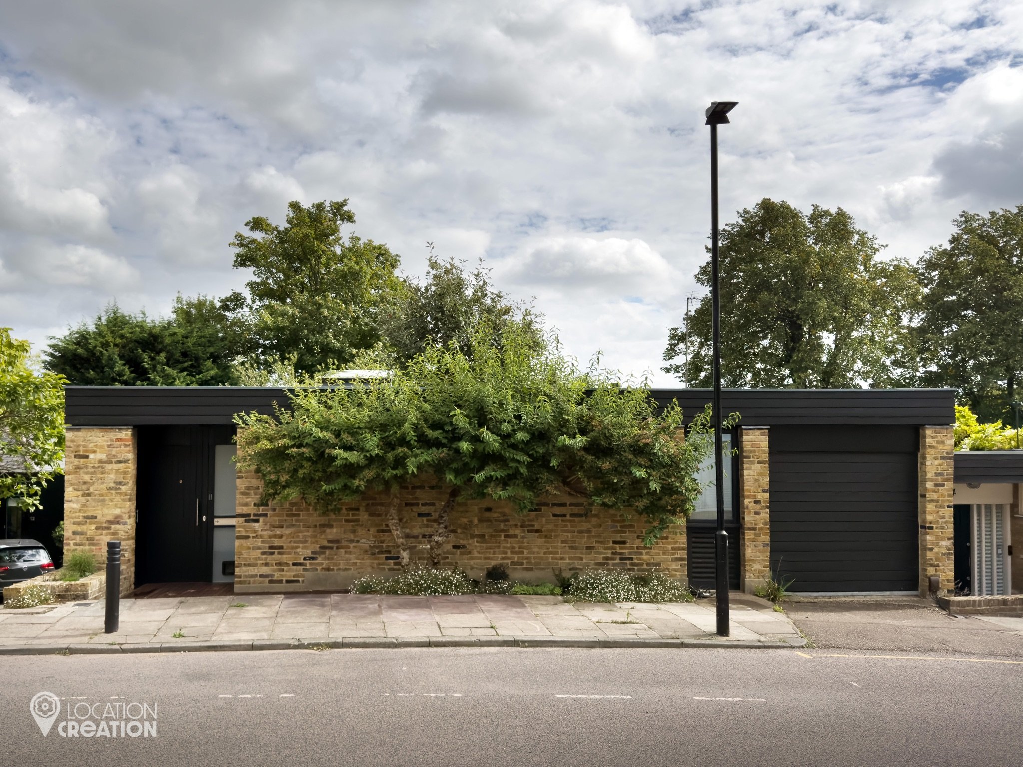 Location CreationKingsley Placefront Of House