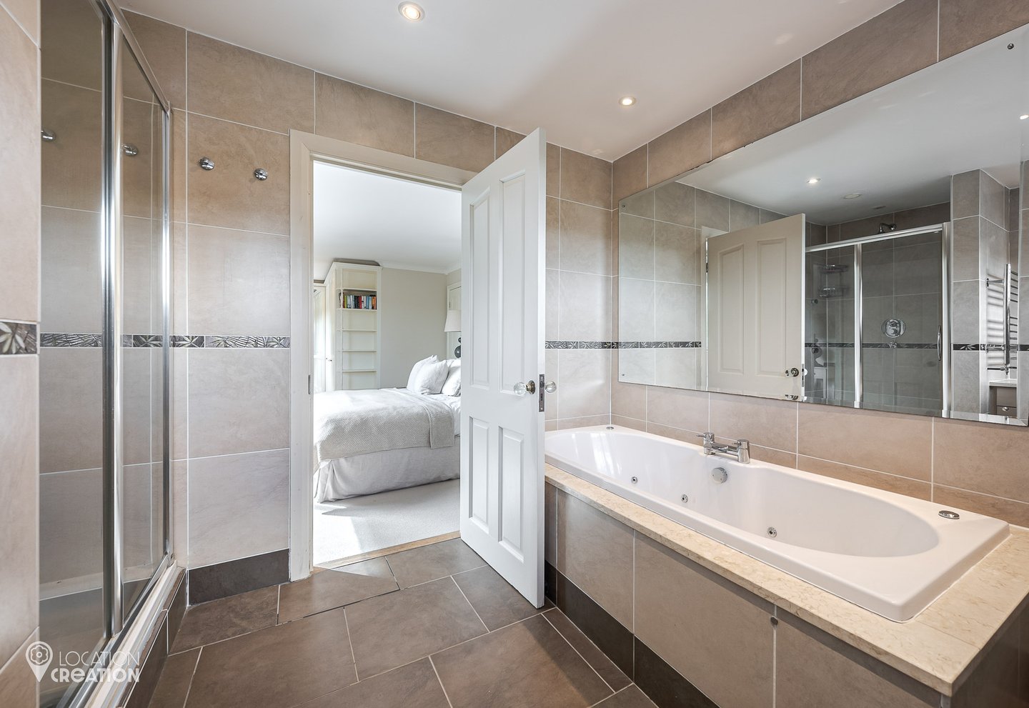 Location Creation The Chalet Bathroom