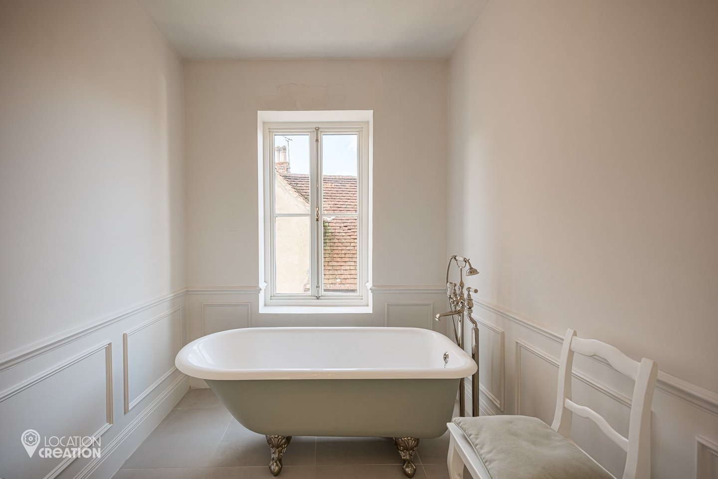 Location CreationWillow Housebathroom  Tub