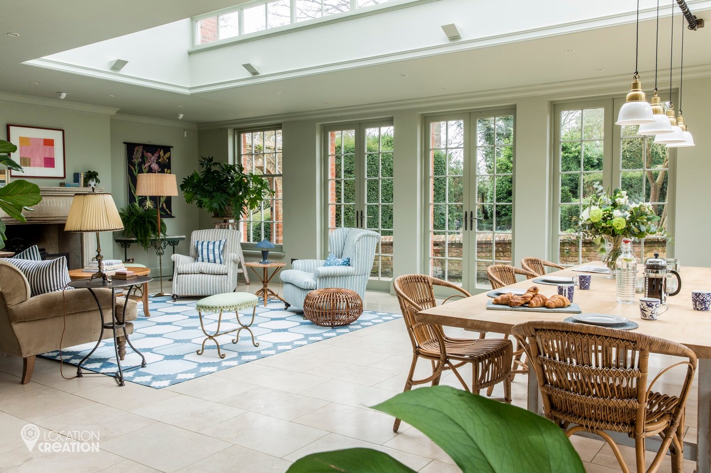 Location CreationBerkshire ManorOpen Living
