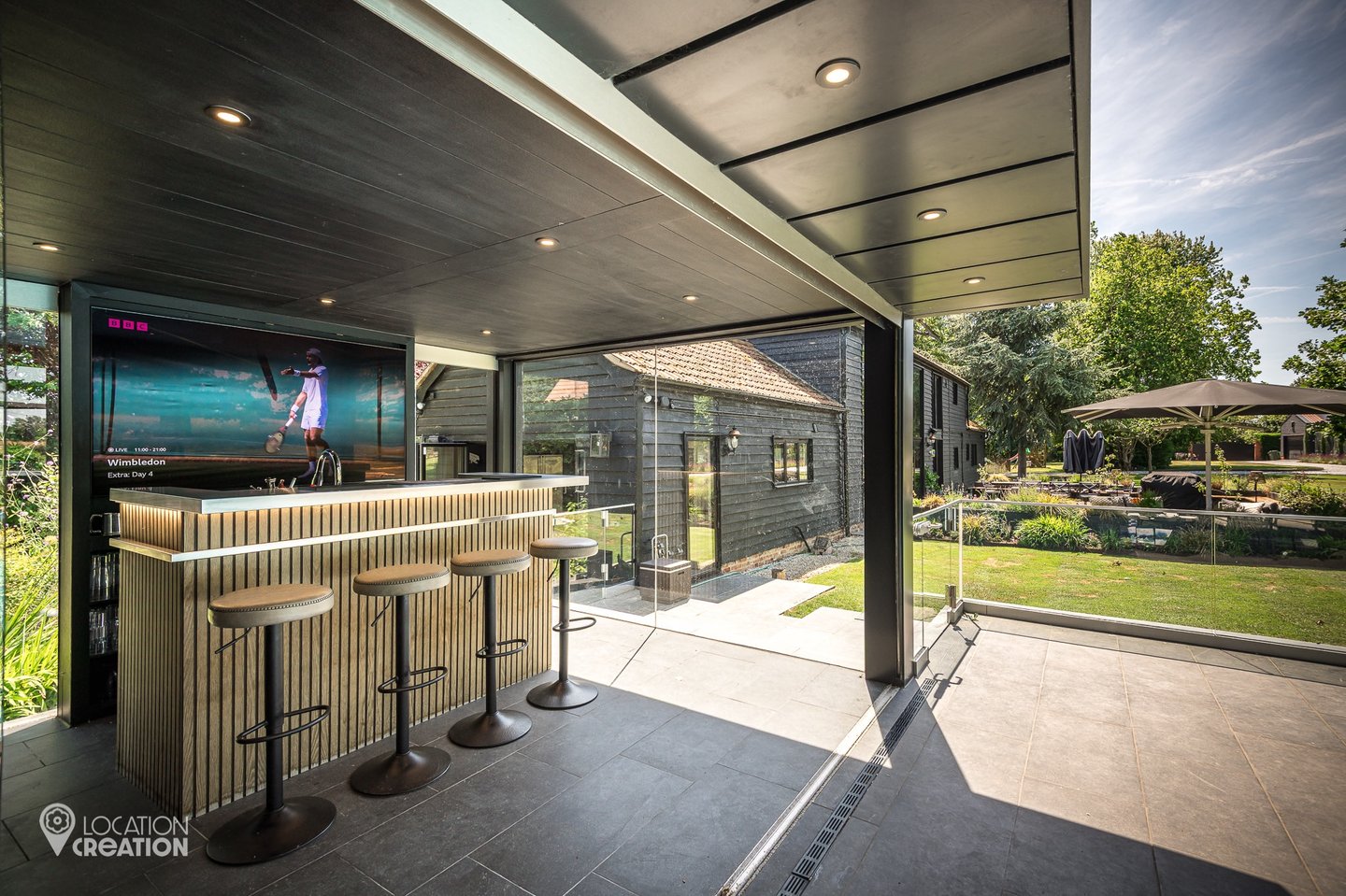 Location CreationBlack Barn CMoutdoor Bar