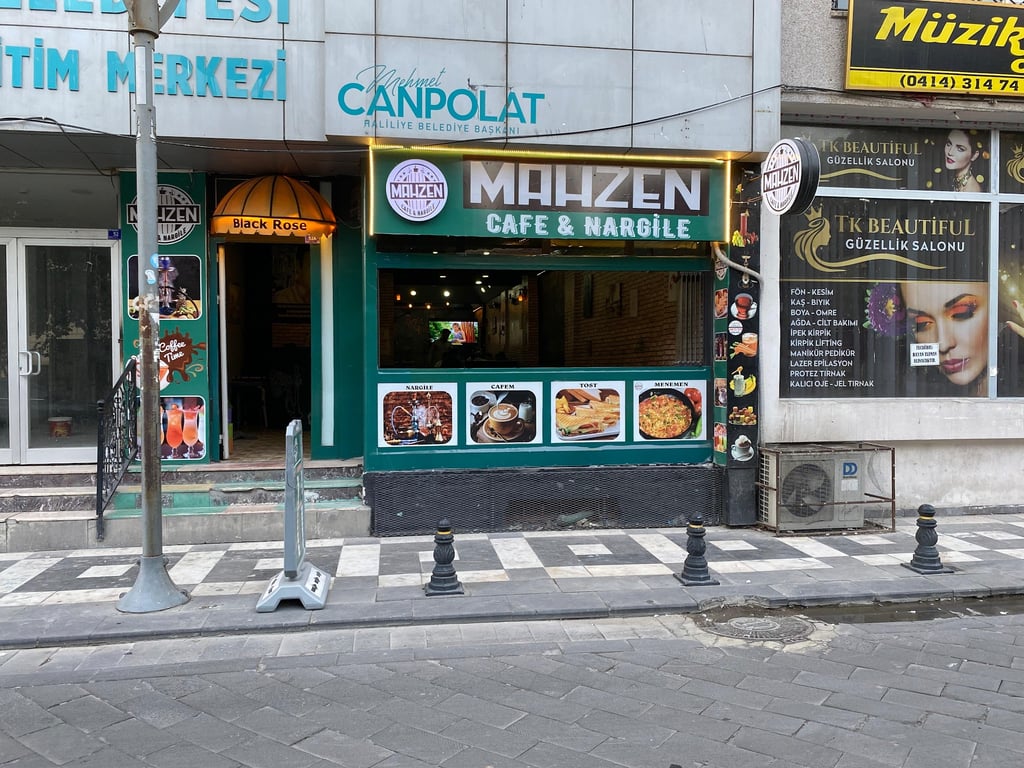Mahzen Cafe
