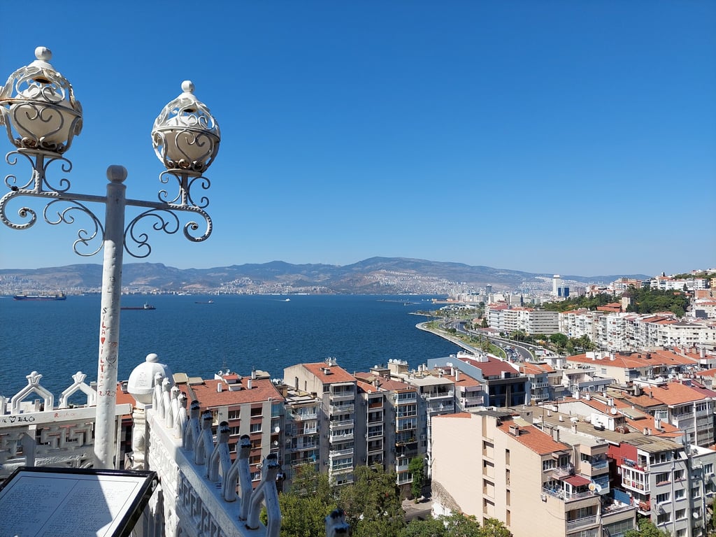 Asansör Cafe Restoran Kahvaltı Bahçesi