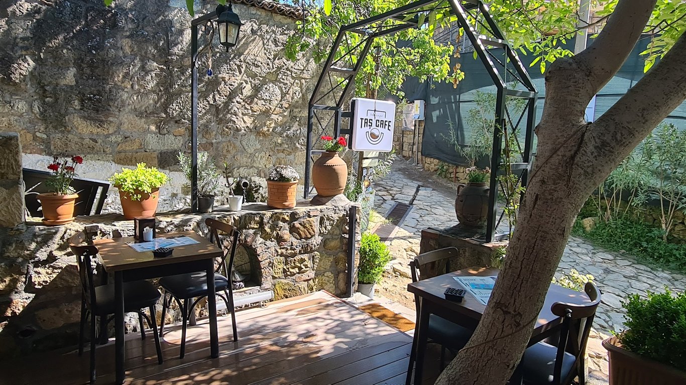 Adatepe Taş Cafe