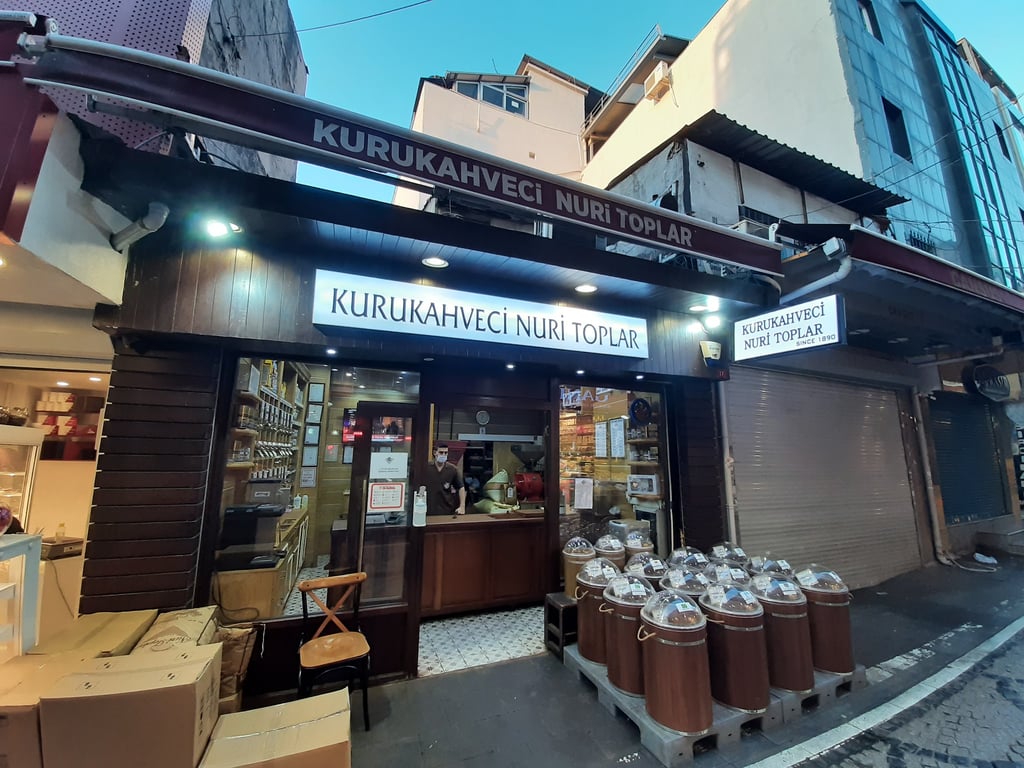 Kurukahveci Nuri Toplar