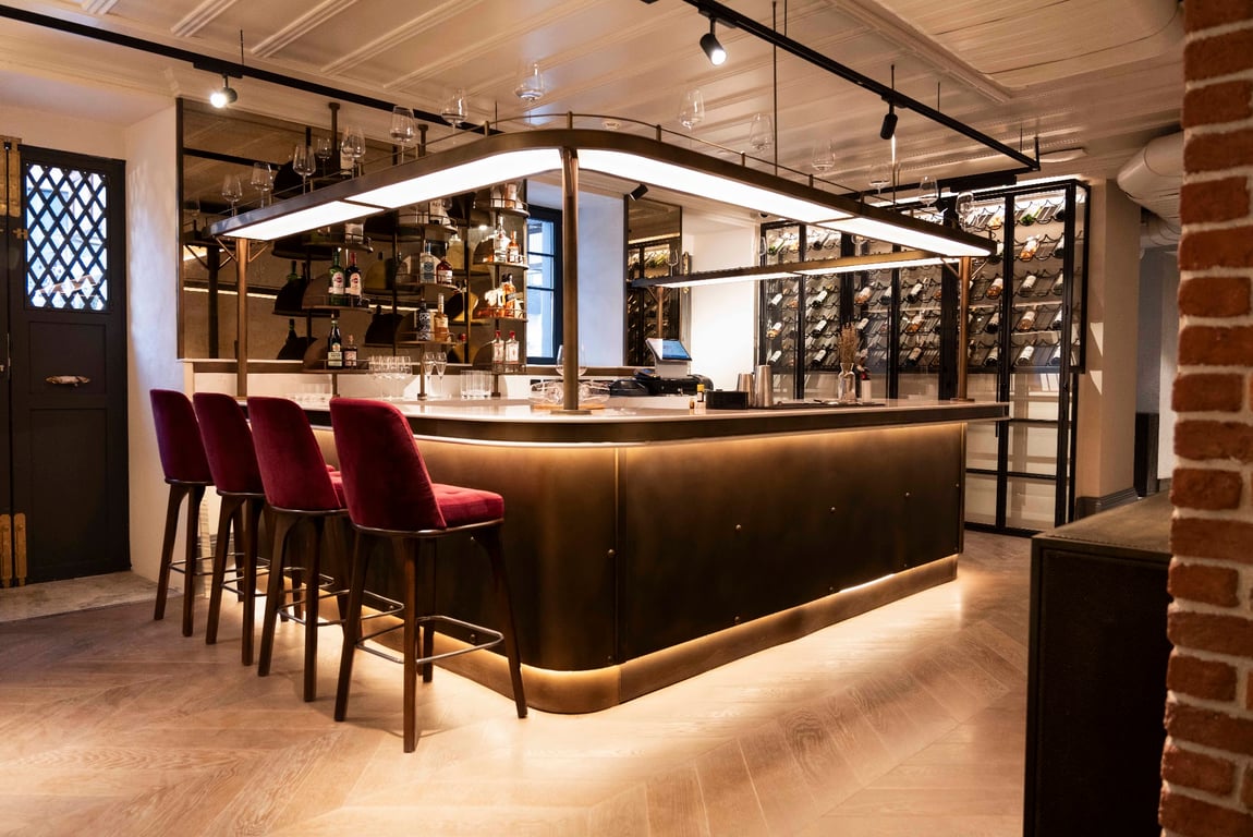 Karas Wine Bar & Bites