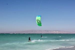 The best kiteboarding spots in Iran - photo Iran Kitesurfing // Kiterr.com