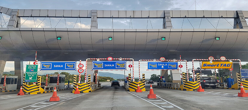 Touch 'n' go highway toll in Malaysia // travelmermaid.com