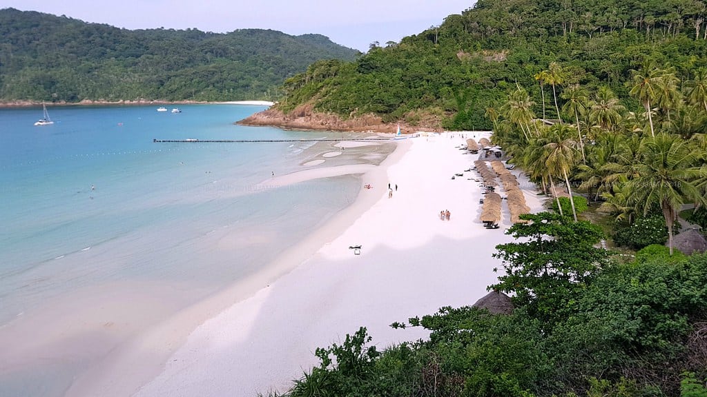 Blissful beaches on Redang island in Malaysia // travelmermaid.com