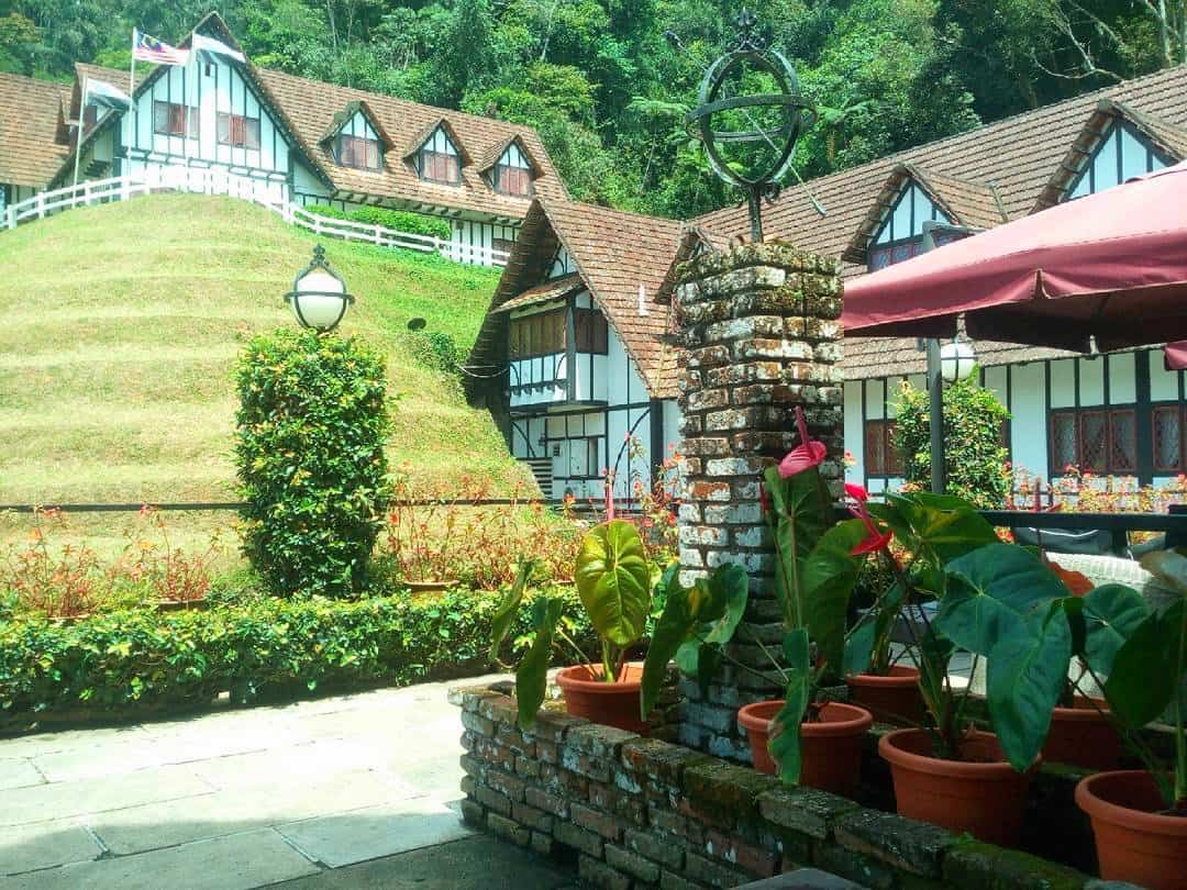 The Lakehouse pub in Cameron Highlands in Malaysia // travelmermaid.com
