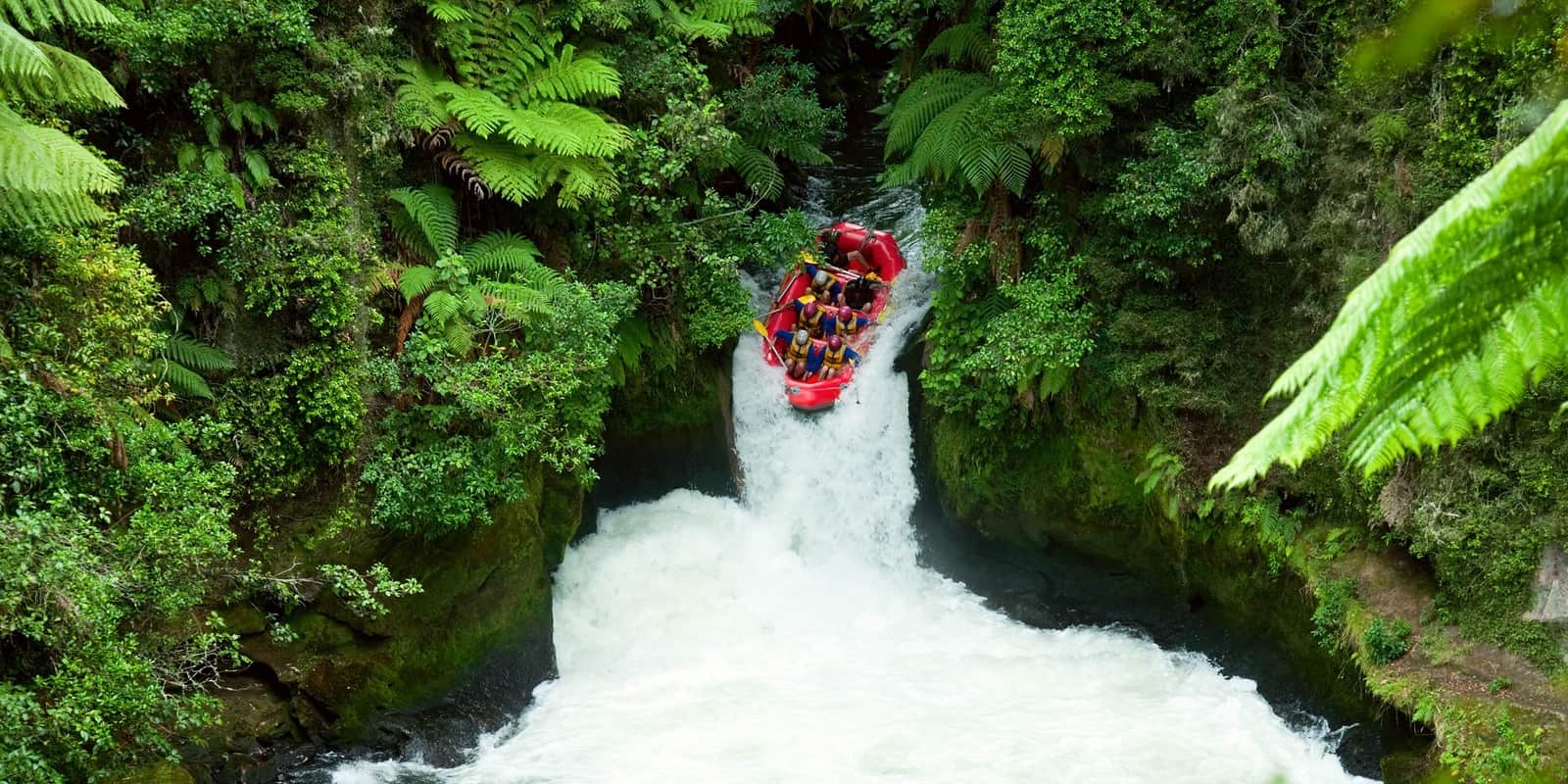 White water rafting in Gopeng, Malaysia // travelmermaid.com