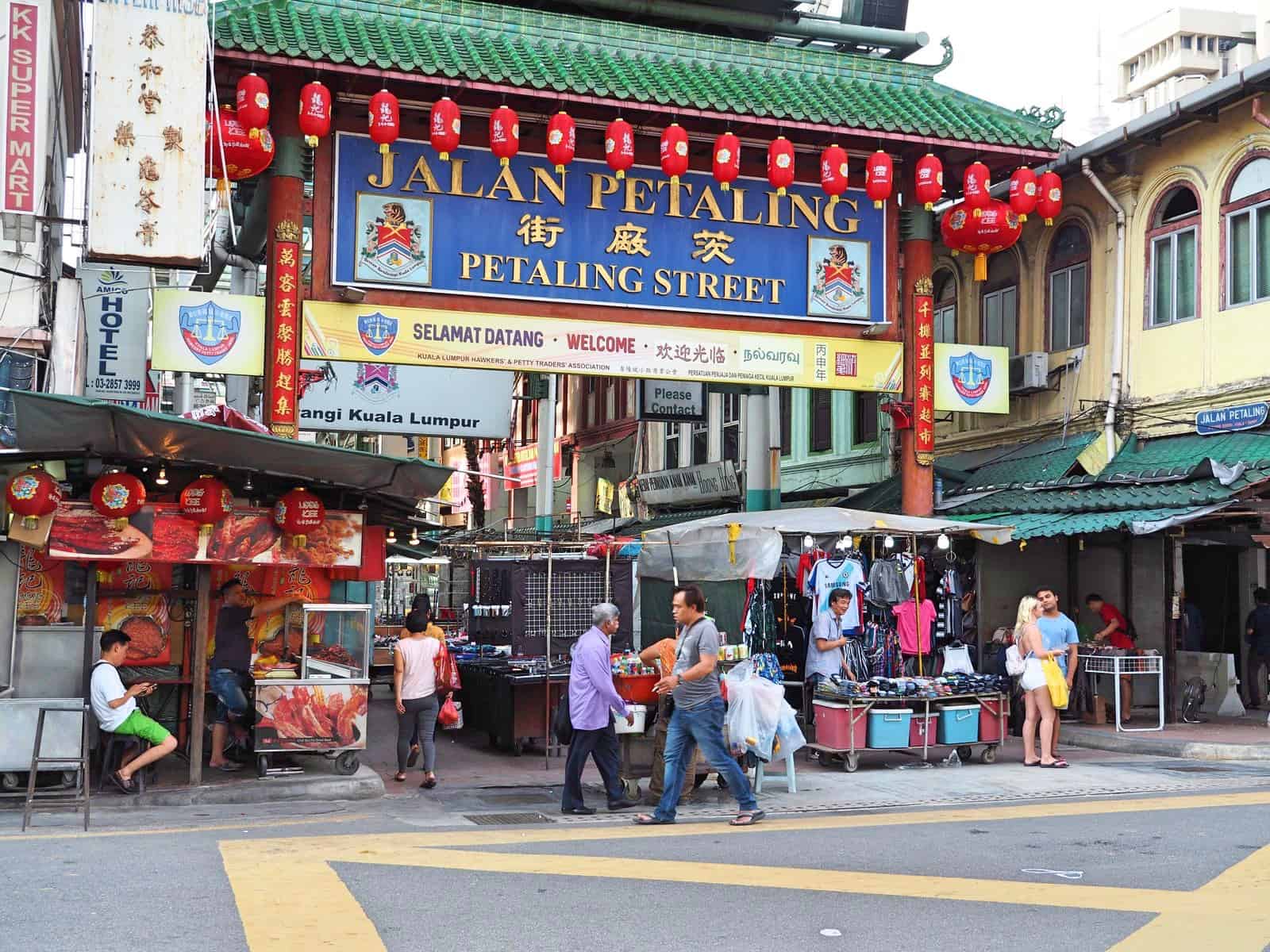self guided walking tour kuala lumpur Petaling Street in Chinatown, Kuala-Lumpur