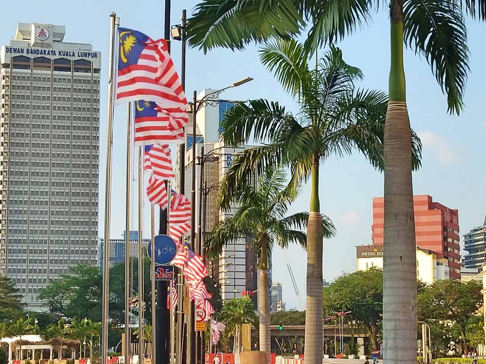 A street in KLCC, Kuala Lumpur // Travel Mermaid