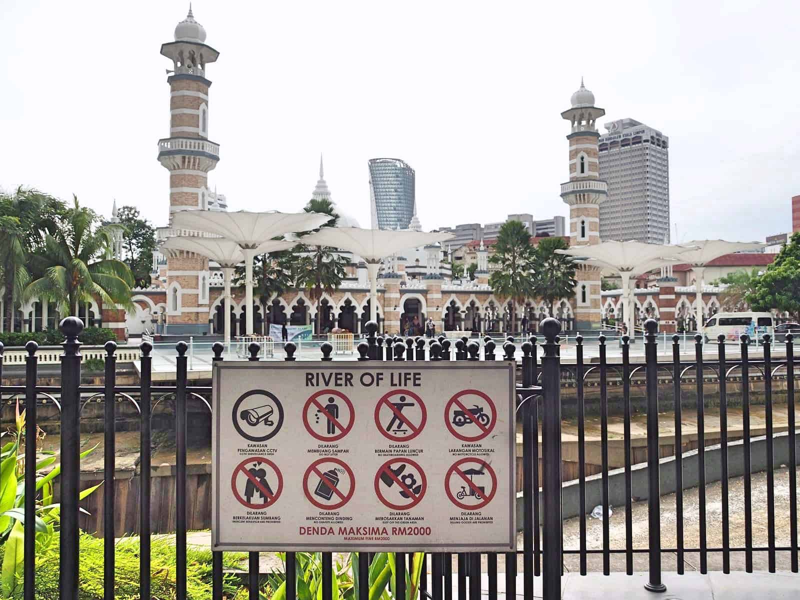 self guided walking tour kuala lumpur Masjid-Jamek-Mosque-KLCC-Rover-of-Life-Kuala-Lumpur-Malaysia