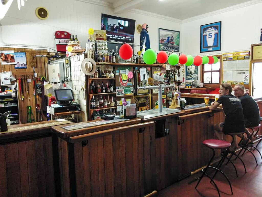 Ravenshoe-Hotel-pub-Atherton-Tablelands-North-Queensland-Australia ] Travel Mermaid