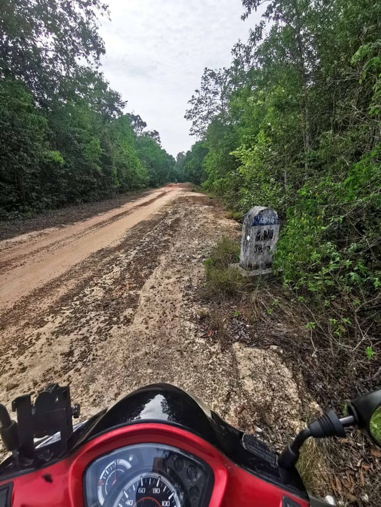 Suối Cái dirt road to the Into The Wild hiking trail in Phu Quoc, Vietnam