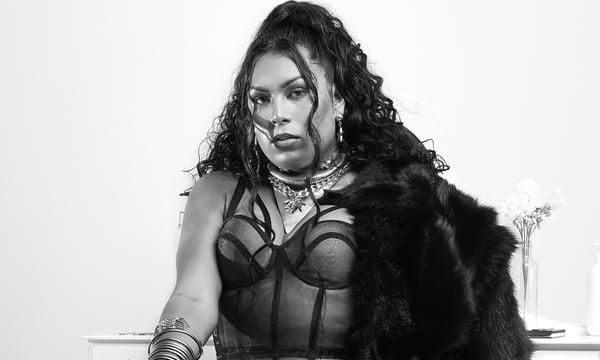 Precisamos falar sobre Danny Bond: as contribuições da cantora para a comunidade LGBTQIA+