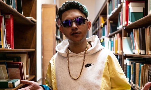 MC Fioti grava novo clipe do hit 'Bum Bum Tam Tam' na sede do Butantan: 'é o funk unido à medicina'