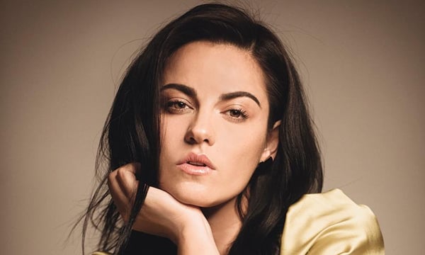 Maite Perroni é aclamada por revista Forbes ao lançar série na Netflix