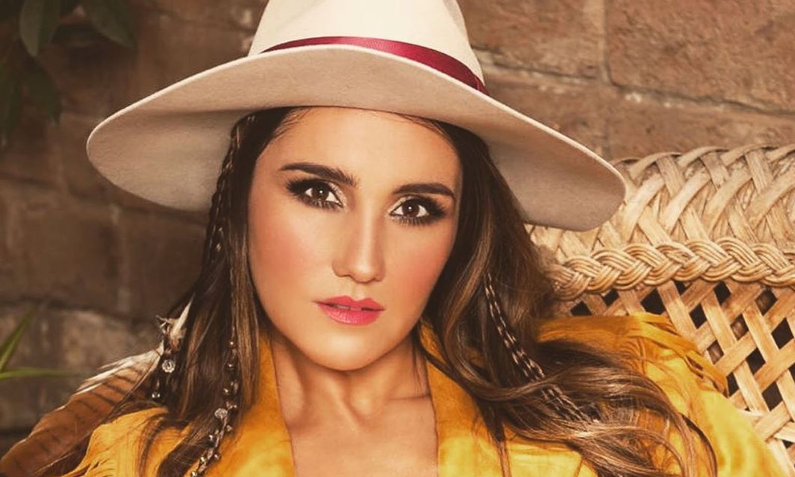 Dulce Maria anuncia que está grávida do primeiro filho