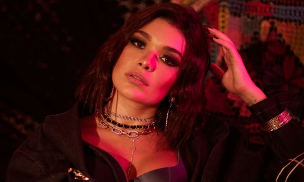 Lary lança clipe de 'Eu Viu Contar Pra Ela' gravado em casa durante quarentena