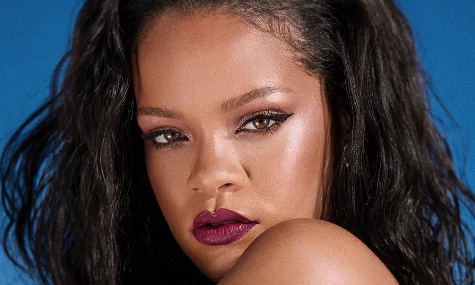 Rihanna fala sobre retorno ao mundo da música: “Eu quero sair em turnê, mas não posso”