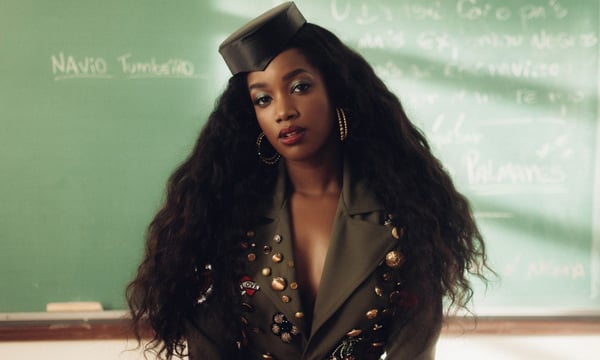 'Dona de Mim': álbum de IZA atinge 300 milhões de streams no Spotify