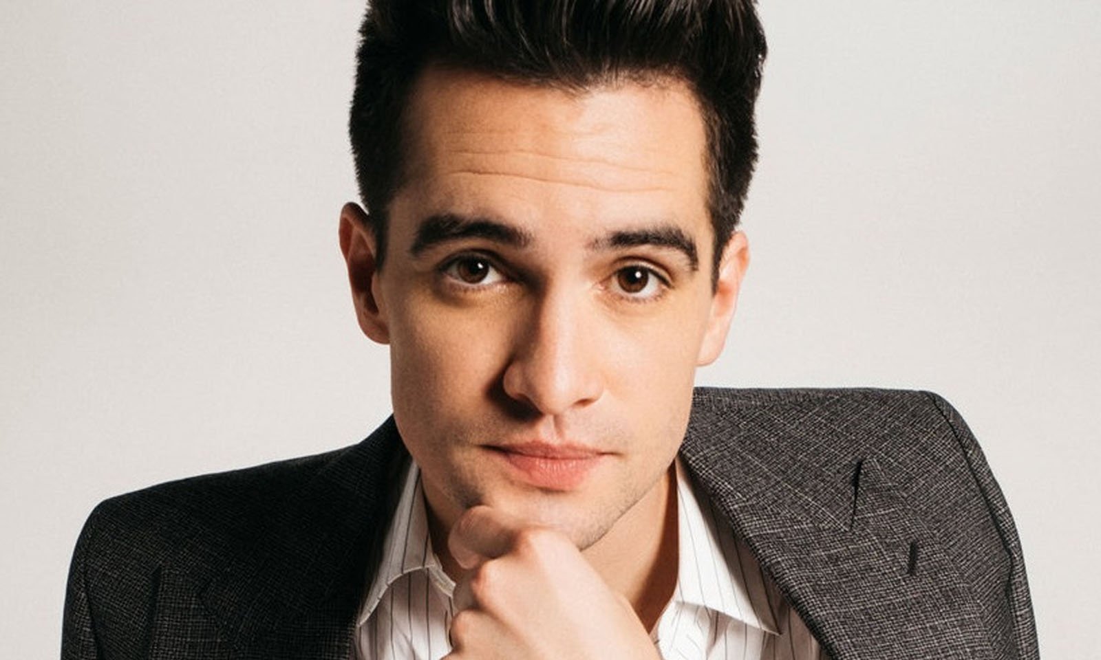 Brendon Urie critica Donald Trump por usar sua música em comício: 'Vai se foder. Pare de tocar minha música'