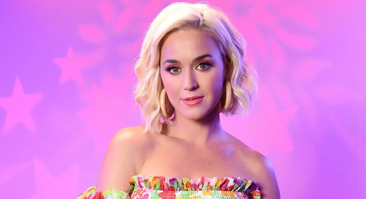 Katy Perry anuncia que está grávida no clipe de ‘Never Worn White’
