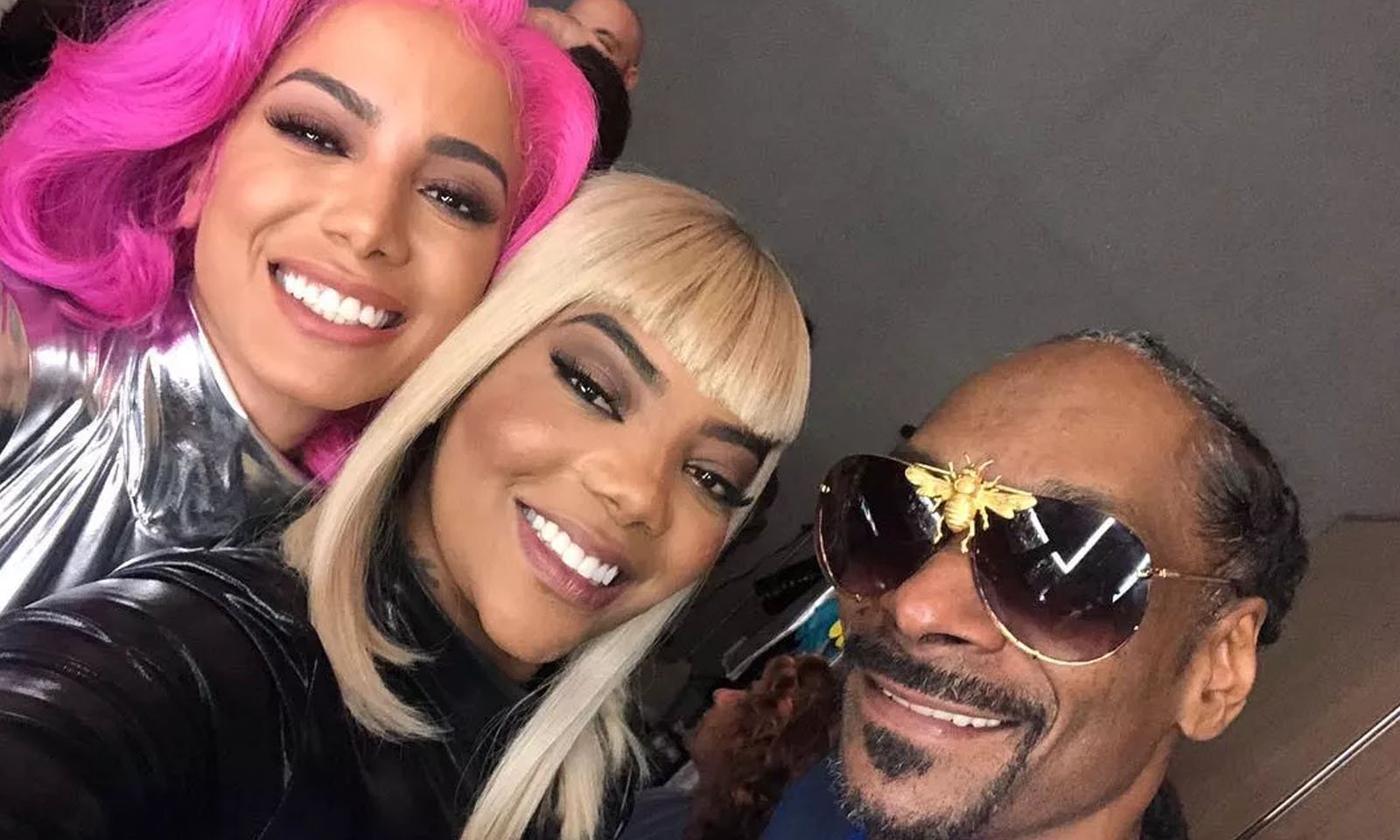 Snoop Dogg ignora Ludmilla em foto de “Onda Diferente” e cantora responde: “não me diminui em nada”