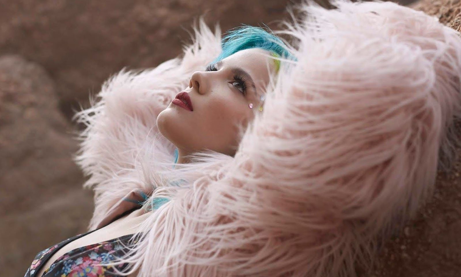 Halsey lança seu primeiro álbum ao vivo “Badlands (Live From Webster Hall)”