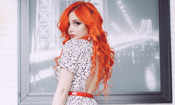 Priscilla lança seu primeiro single 'Para Ou Não Para' com o selo da Warner Music
