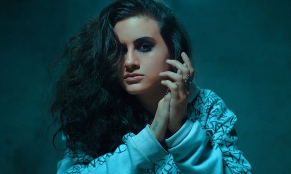 Com influências de EMO e POP, DAY lança EP 'A Culpa é do Meu Signo'