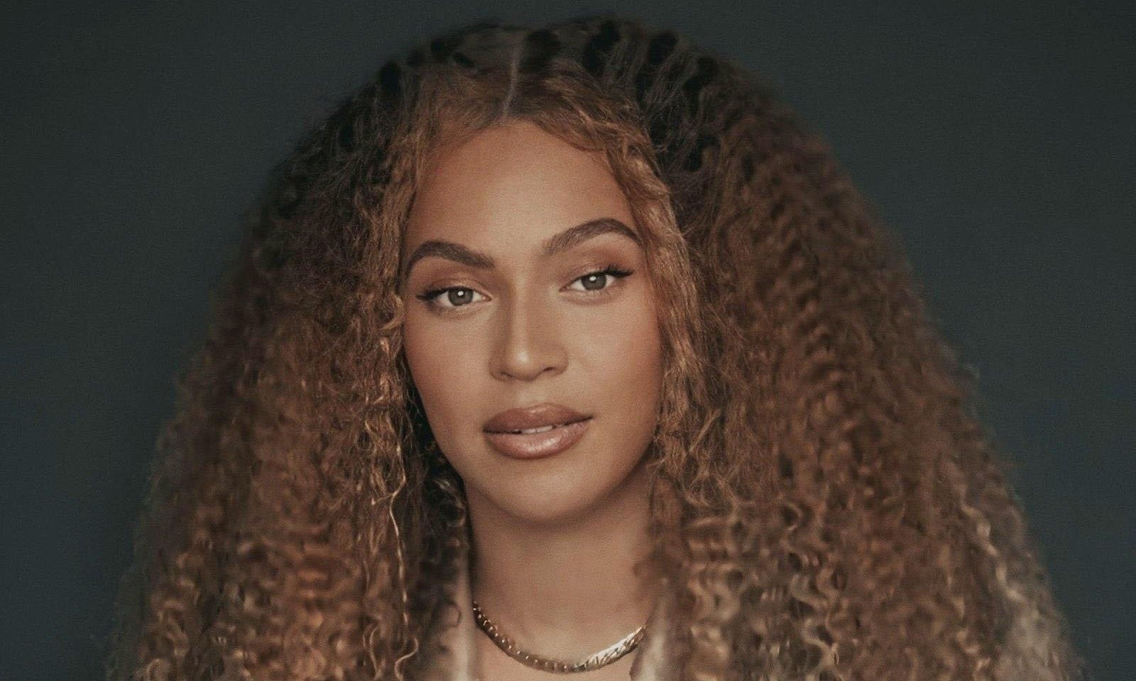 Beyoncé lança de surpresa 'Black Parade', sua nova música