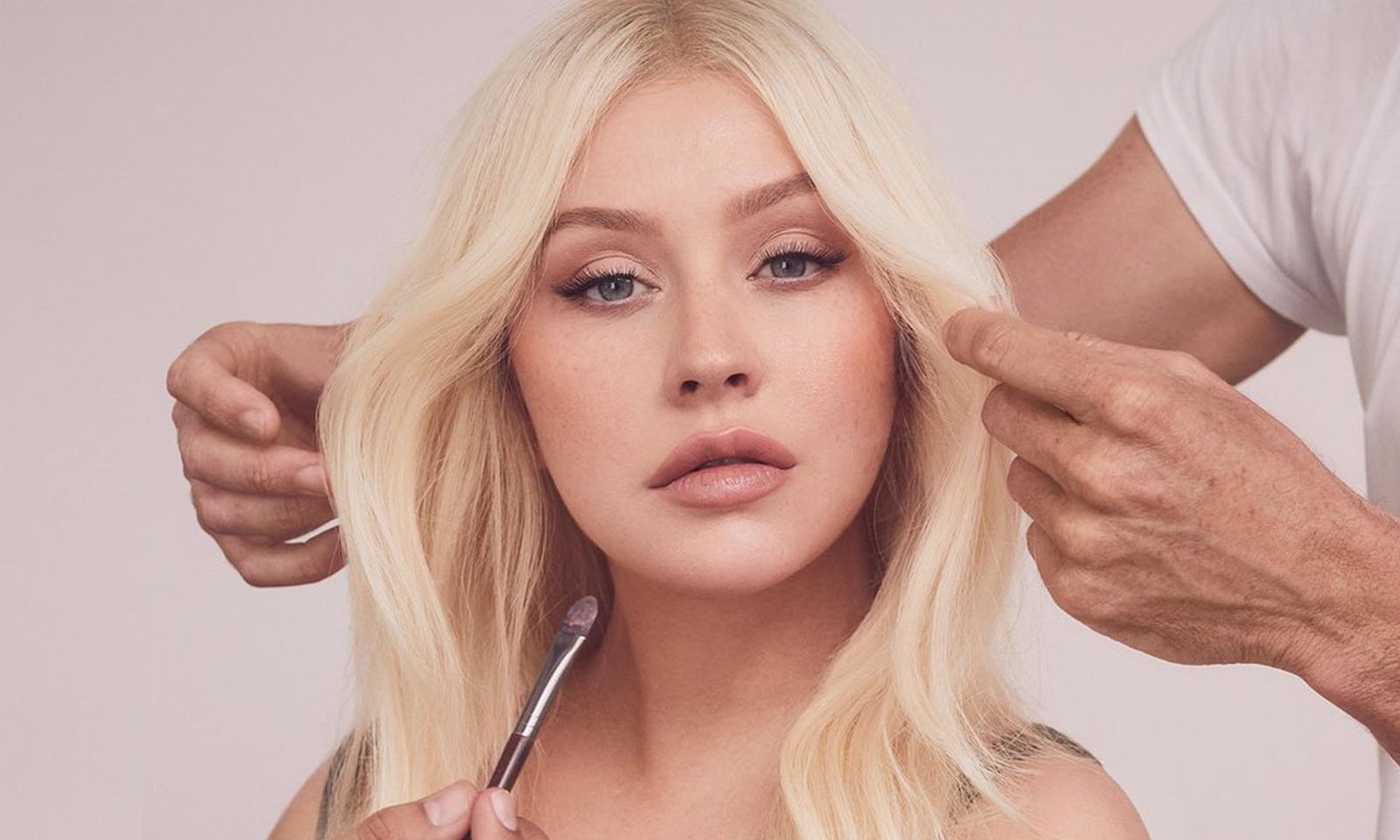 Christina Aguilera confirma lançamento de álbum em espanhol