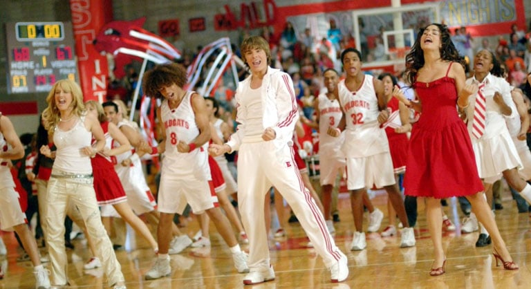 “We're All In This Together”, de High School Musical, conquista certificado de prata no Reino Unido