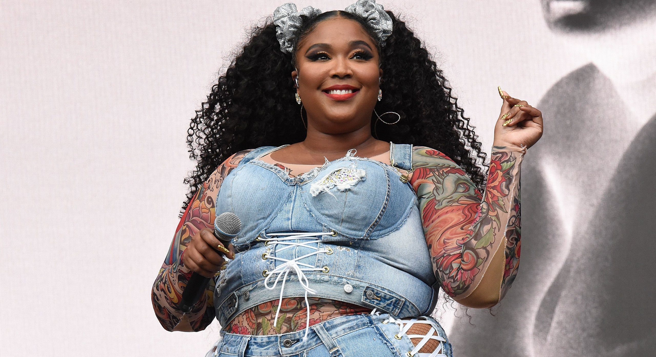 Lizzo vem ao Brasil pela primeira vez para show privado