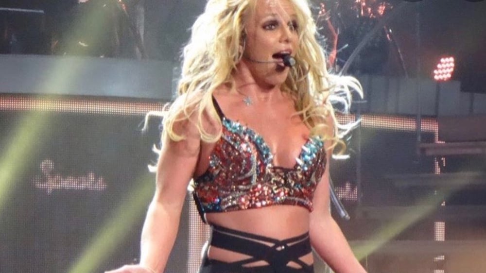 Britney Spears começa a seguir Roc Nation no Twitter e deixa fãs curiosos