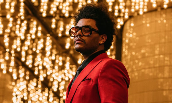 Após vencer “Vídeo do Ano” no VMA 2020, The Weeknd volta ao top 10 do iTunes US com “Blinding Lights”