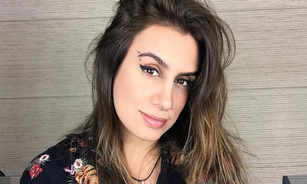Exclusivo: Veja a capa de “Me Diz”, novo single da Thícia