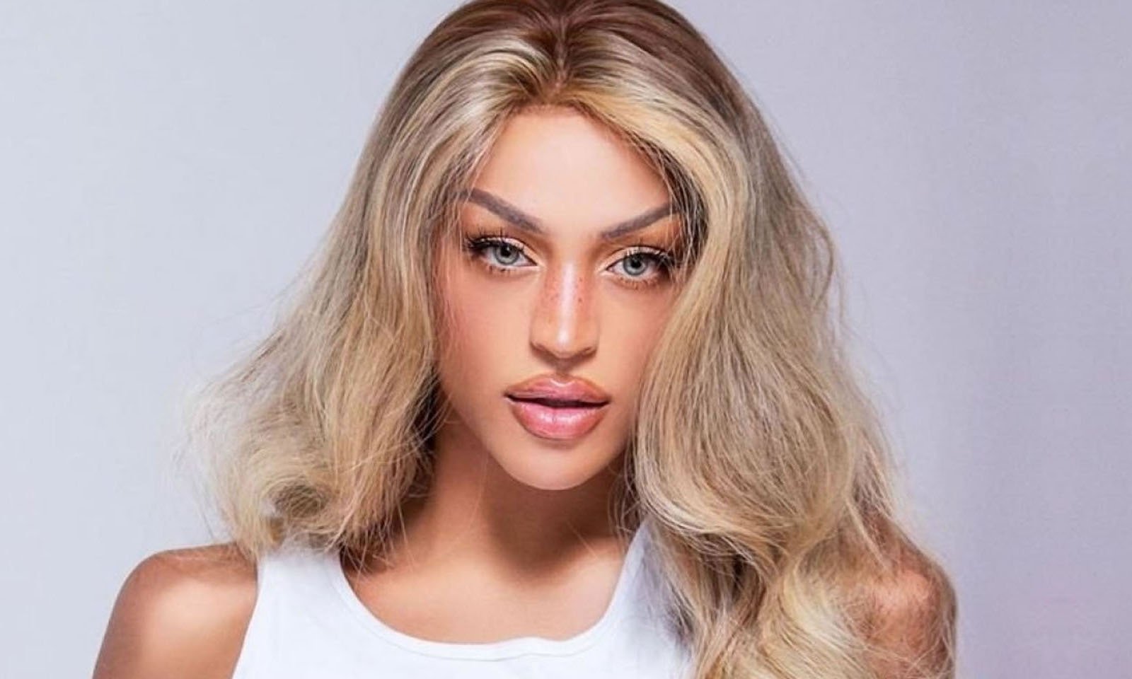 Pabllo Vittar diz que não fará show drive-in na quarentena: “Quem tem carro no Brasil?”