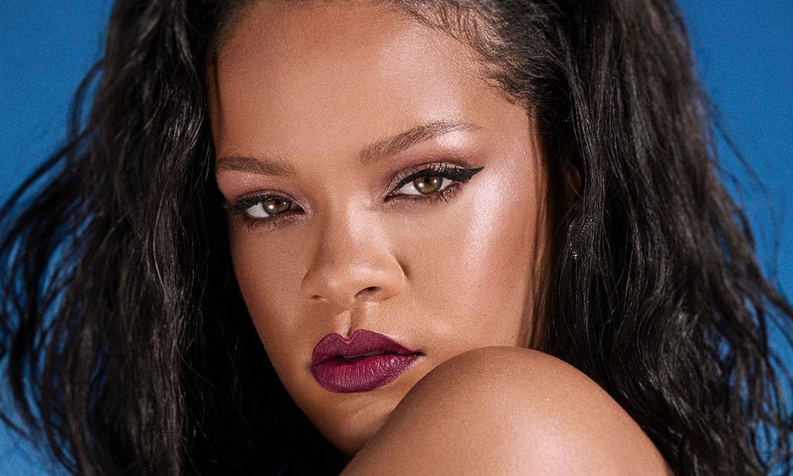 Rihanna anuncia lançamento de Fenty Beauty no Brasil: “Tenho fãs incríveis no Brasil”