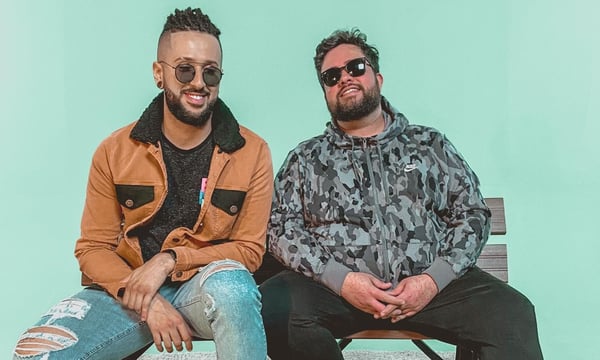 Julies lança clipe de “Bela” ao lado de hitmaker do reggae nacional